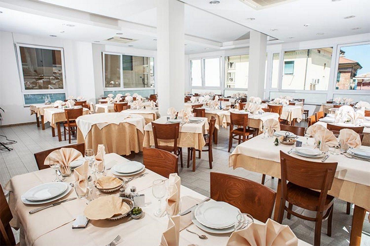 Hotel Atlas Gabicce Mare Kültér fotó