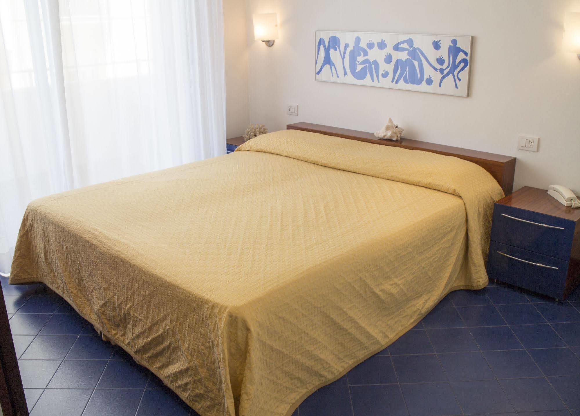 Hotel Atlas Gabicce Mare Kültér fotó